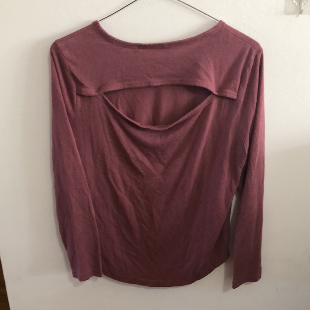 Athleta long sleeve open back breezy berry top - Picture 2 of 5